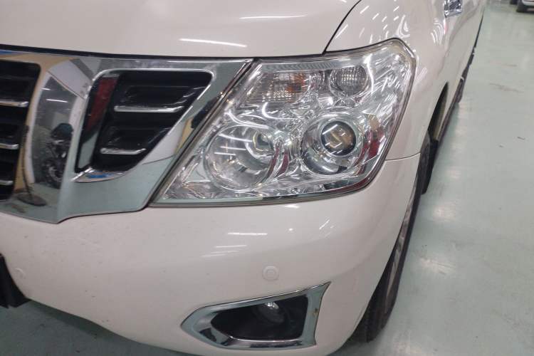 Used Nissan Patrol 2017 4.0L SE U.S.-Spec Version Left Front Headlight