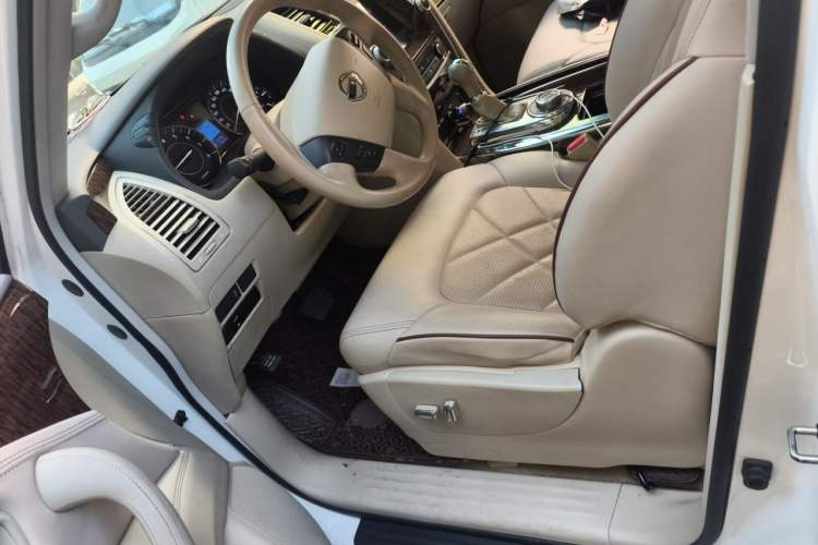 Used Nissan Patrol 2017 4.0L XE Middle East Version Left Front Seat
