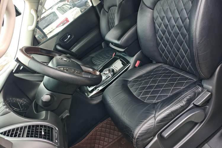 Used Nissan Patrol 2017 4.0L XE Middle East Version Left Front Seat