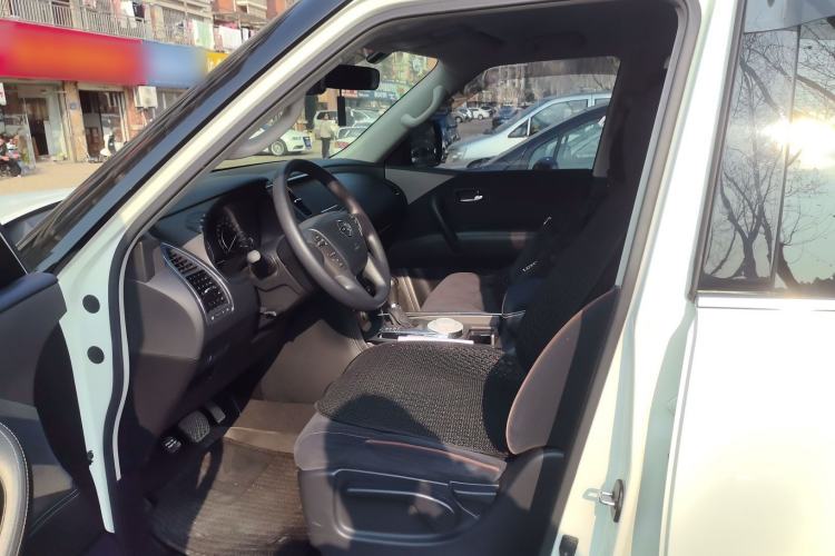 Used Nissan Patrol 2017 4.0L SE U.S.-Spec Version Left Front Seat