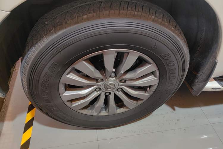 Used Nissan Patrol 2017 5.6L Standard Edition Left Front Wheel Hub