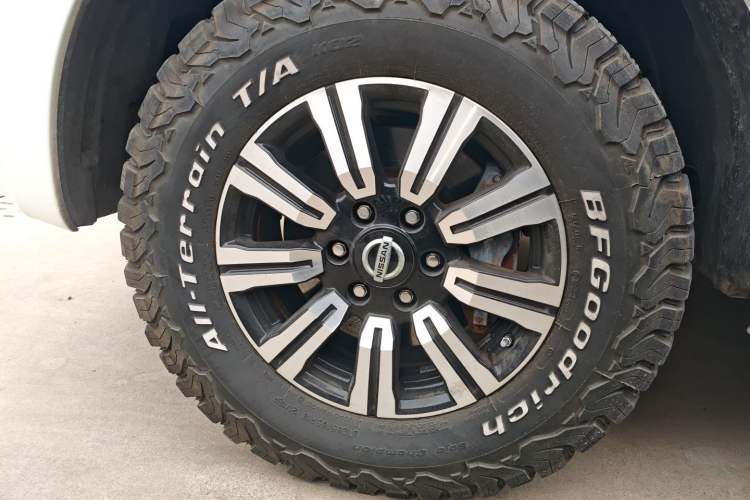 Used Nissan Patrol 2017 4.0L XE Middle East Version Left Front Wheel Hub