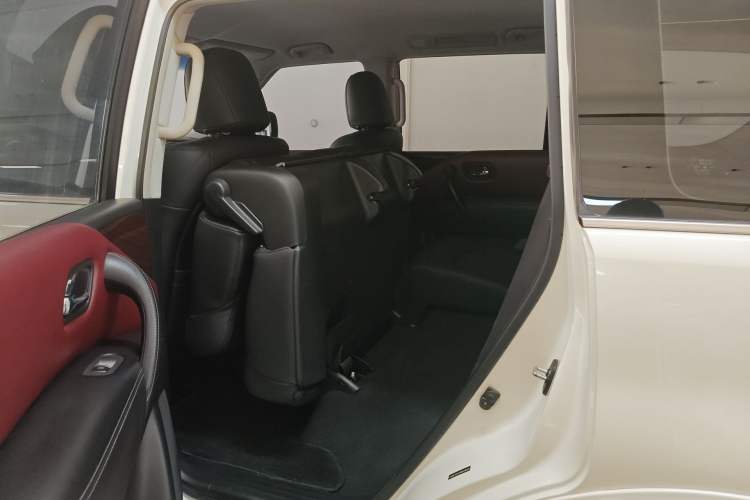 Used Nissan Patrol 2017 4.0L SE U.S.-Spec Version Left Rear Seat