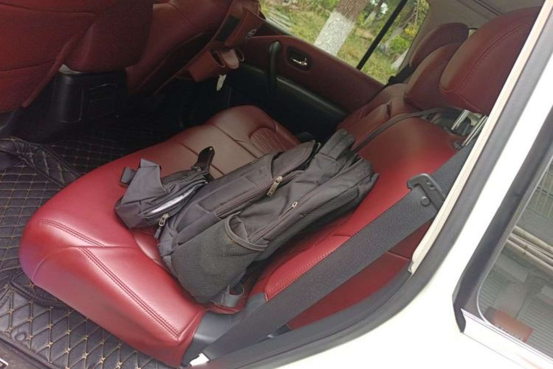Used Nissan Patrol 2017 4.0L XE Middle East Version Left Rear Seat
