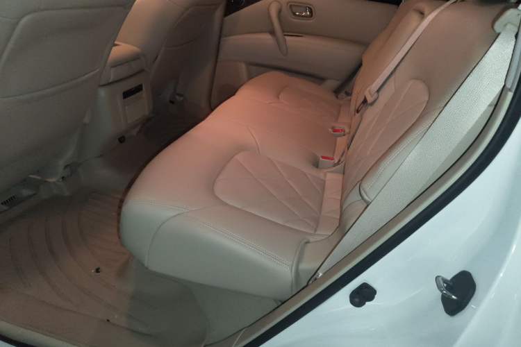 Used Nissan Patrol 2017 4.0L SE U.S.-Spec Version Left Rear Seat