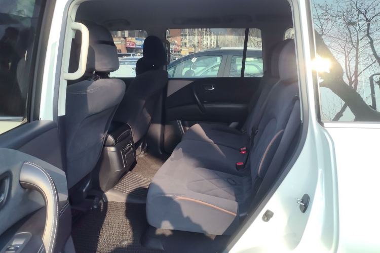 Used Nissan Patrol 2017 4.0L SE U.S.-Spec Version Left Rear Seat