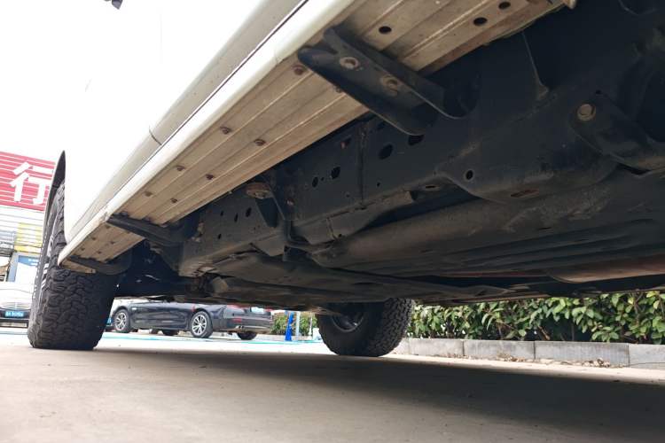 Used Nissan Patrol 2017 4.0L XE Middle East Version Left Side Sill