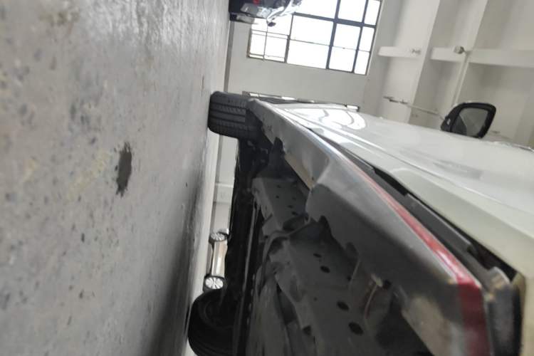 Used Nissan Patrol 2017 4.0L Parallel Import Left Side Sill