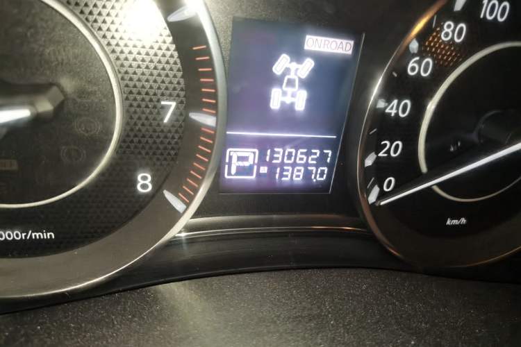 Used Nissan Patrol 2017 4.0L XE Middle East Version Odometer Close Up