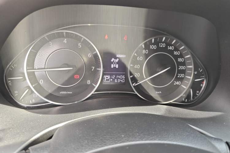 Used Nissan Patrol 2017 4.0L XE Middle East Version Odometer Close Up