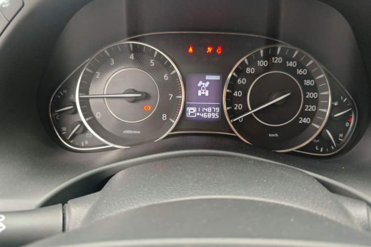 Used Nissan Patrol 2017 Y62 4.0 XE U.S.-Spec Model Odometer Close Up