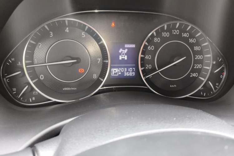 Used Nissan Patrol 2017 4.0L XE Middle East Version Odometer Close Up