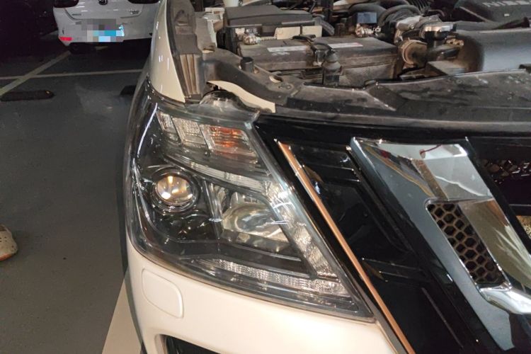 Used Nissan Patrol  Right Front Headlight