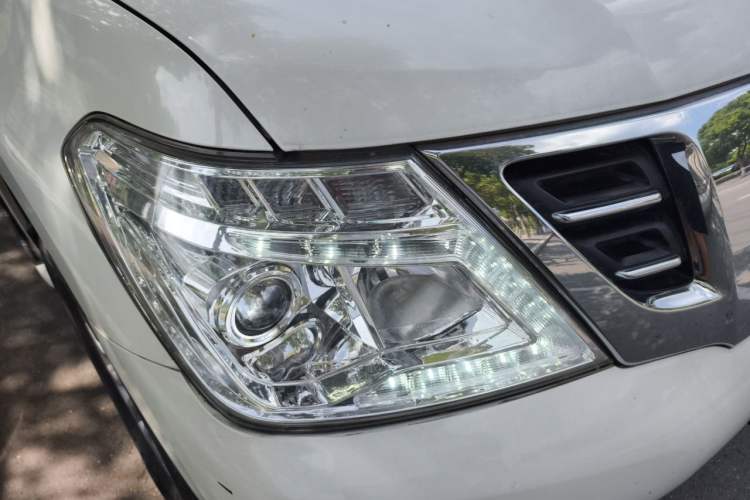Used Nissan Patrol 2017 4.0L Parallel Import Right Front Headlight