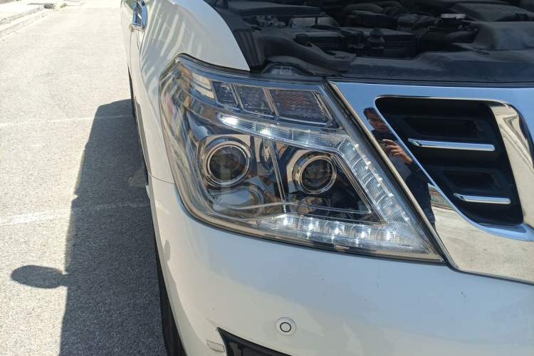 Used Nissan Patrol  Right Front Headlight