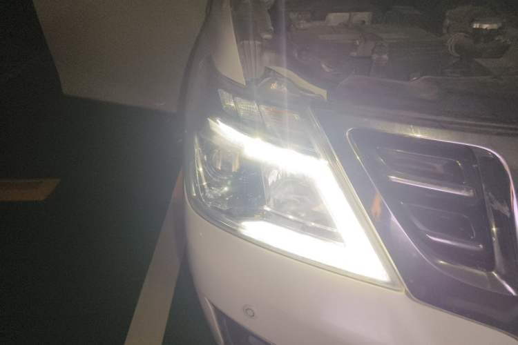 Used Nissan Patrol  Right Front Headlight