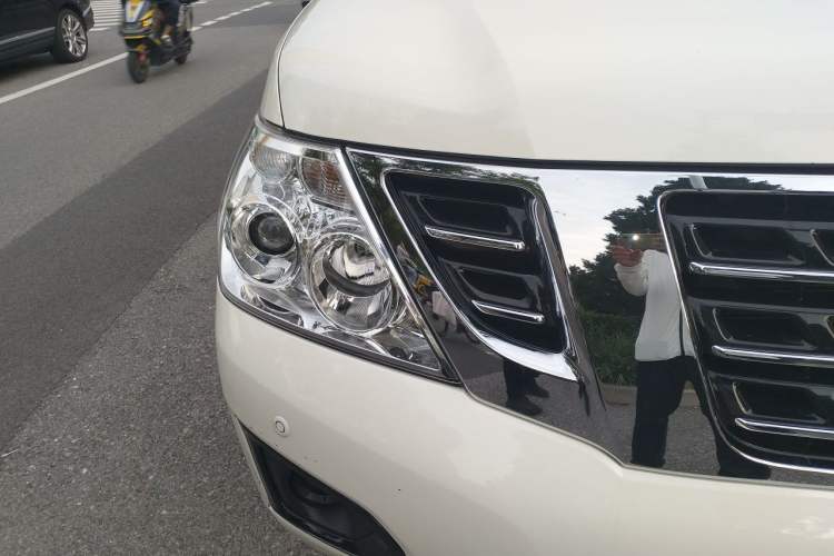 Used Nissan Patrol  Right Front Headlight