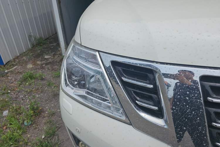 Used Nissan Patrol  Right Front Headlight