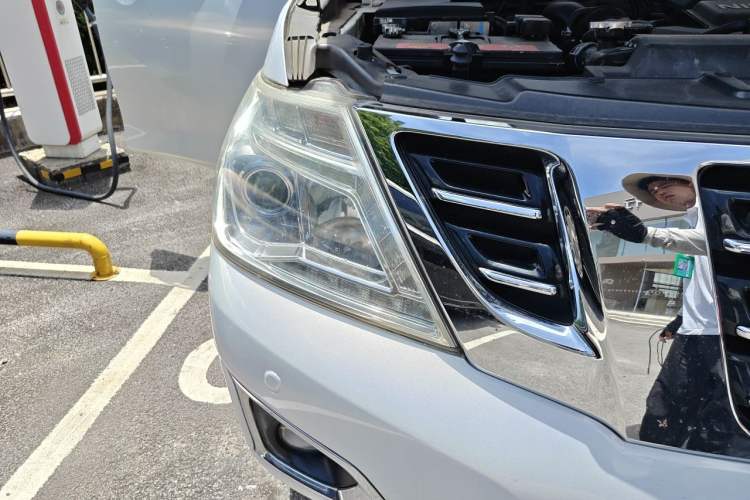 Used Nissan Patrol 2017 4.0L XE Middle East Version Right Front Headlight