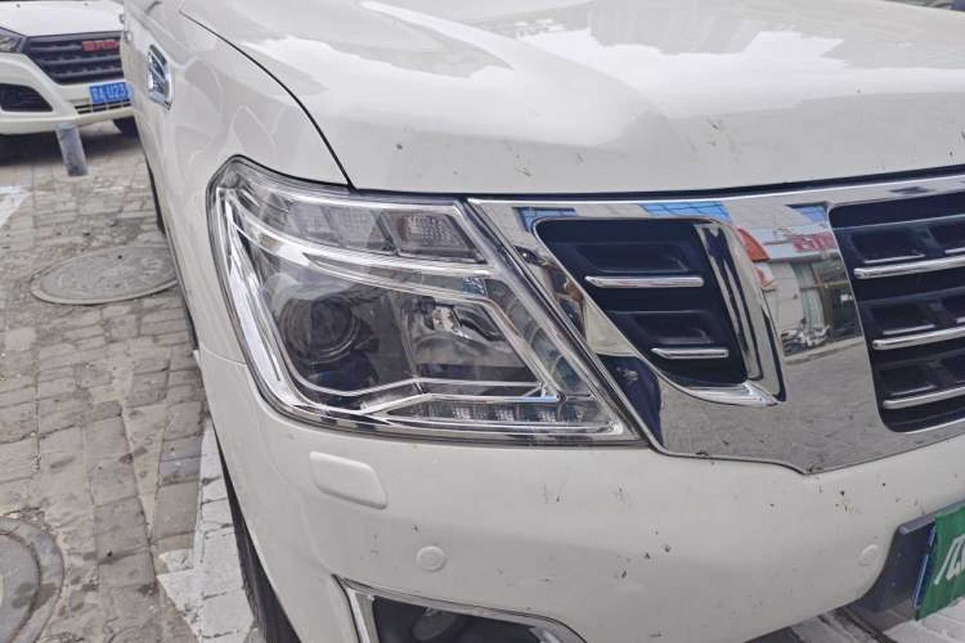 Used Nissan Patrol  Right Front Headlight