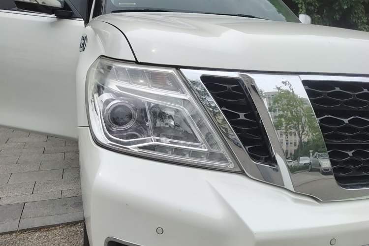 Used Nissan Patrol  Right Front Headlight