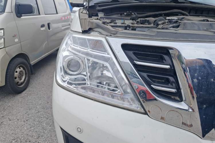 Used Nissan Patrol  Right Front Headlight