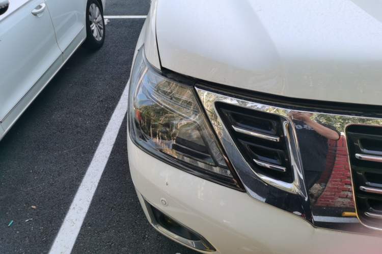 Used Nissan Patrol  Right Front Headlight