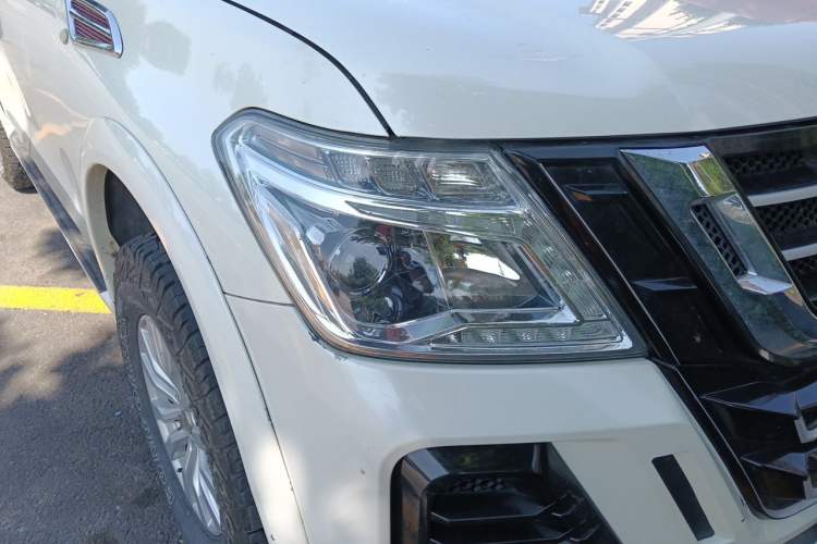 Used Nissan Patrol  Right Front Headlight