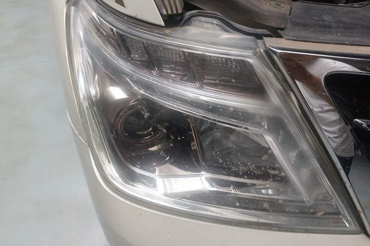 Used Nissan Patrol  Right Front Headlight