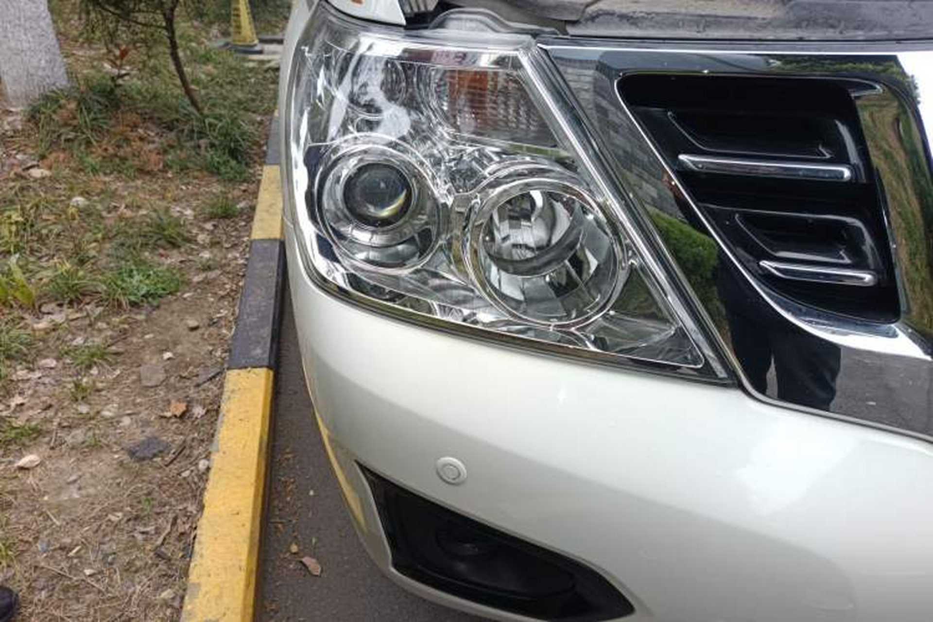 Used Nissan Patrol 2017 4.0L XE Middle East Version Right Front Headlight