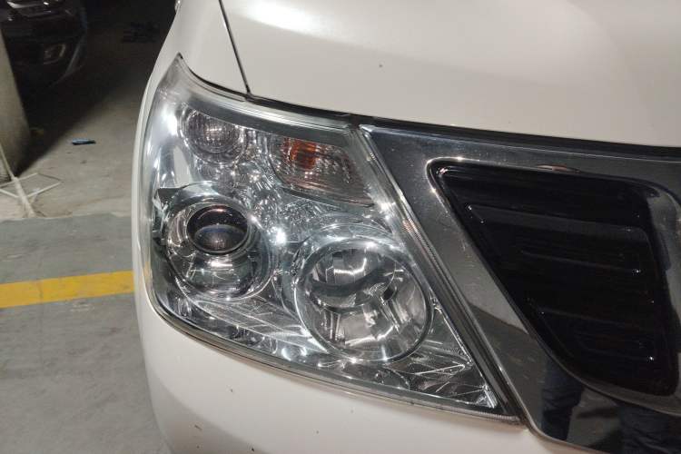 Used Nissan Patrol 2017 4.0L Parallel Import Right Front Headlight