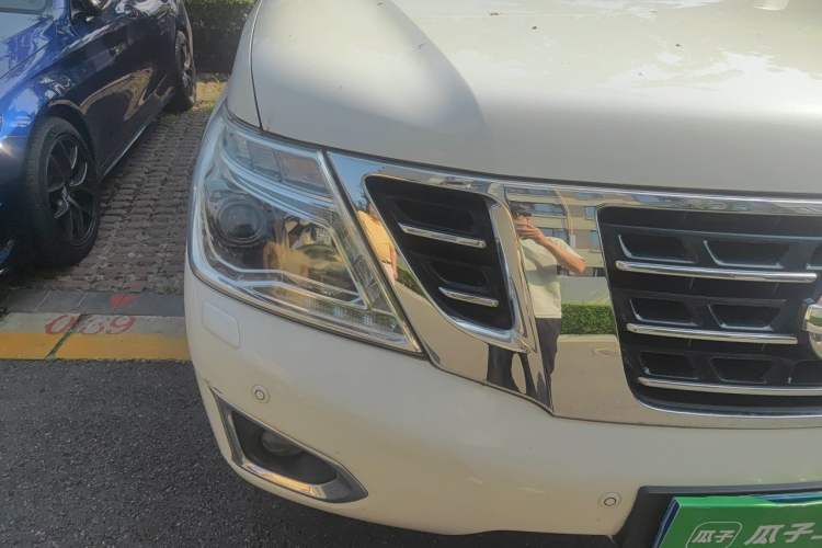 Used Nissan Patrol  Right Front Headlight