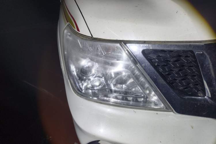 Used Nissan Patrol 2017 4.0L Parallel Import Right Front Headlight