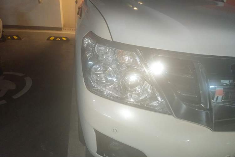 Used Nissan Patrol  Right Front Headlight