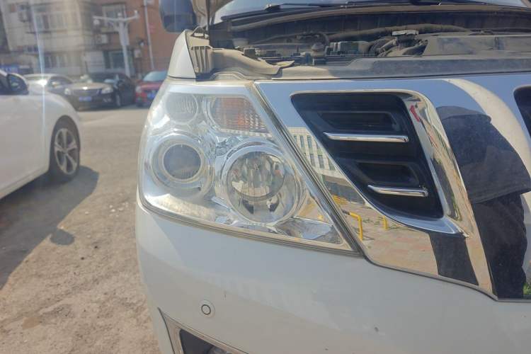 Used Nissan Patrol  Right Front Headlight