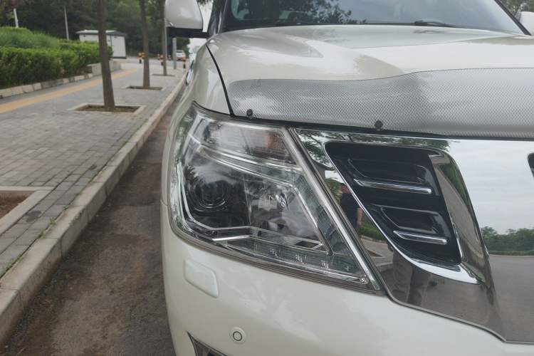 Used Nissan Patrol  Right Front Headlight