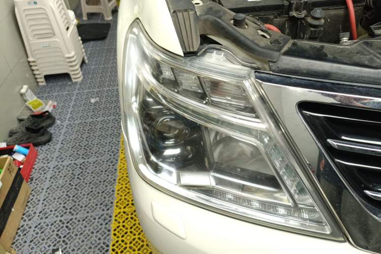 Used Nissan Patrol  Right Front Headlight