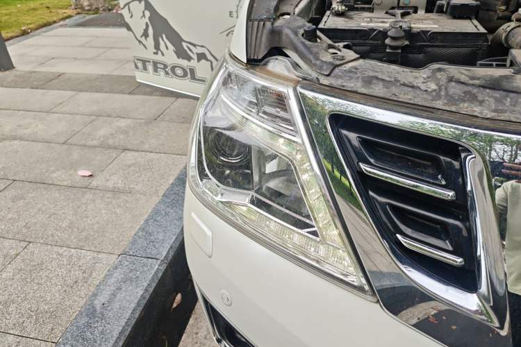 Used Nissan Patrol  Right Front Headlight