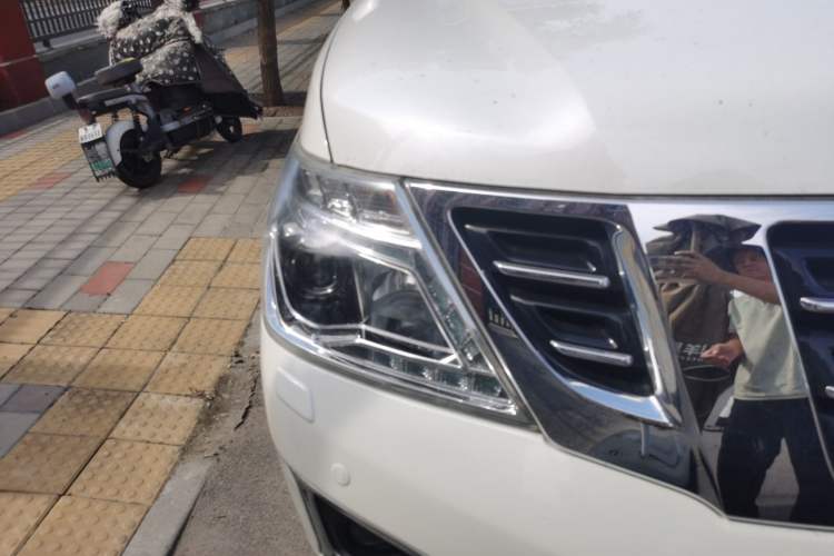 Used Nissan Patrol  Right Front Headlight
