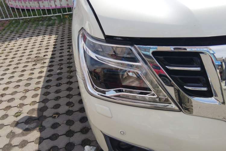 Used Nissan Patrol  Right Front Headlight