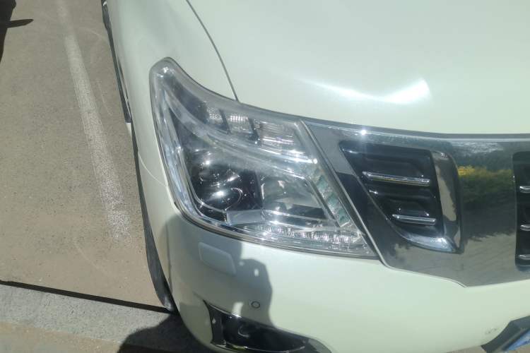 Used Nissan Patrol  Right Front Headlight