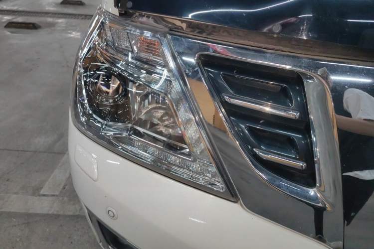 Used Nissan Patrol  Right Front Headlight