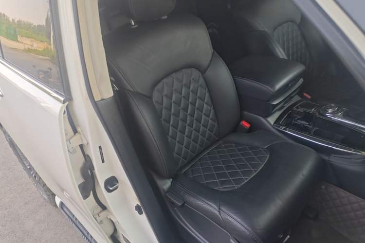 Used Nissan Patrol 2017 4.0L XE Middle East Version Right Front Seat