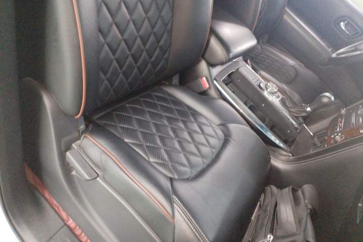 Used Nissan Patrol 2017 4.0L SE U.S.-Spec Version Right Front Seat