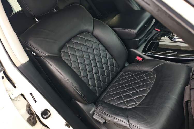 Used Nissan Patrol 2017 4.0L XE Middle East Version Right Front Seat