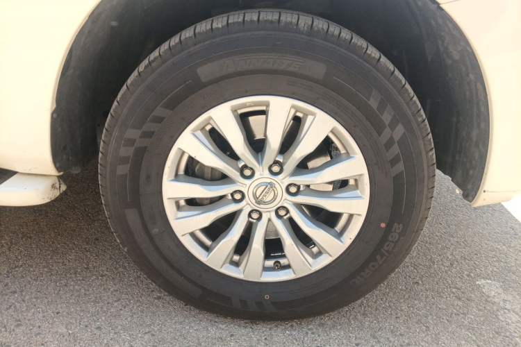 Used Nissan Patrol  Right Front Wheel Hub