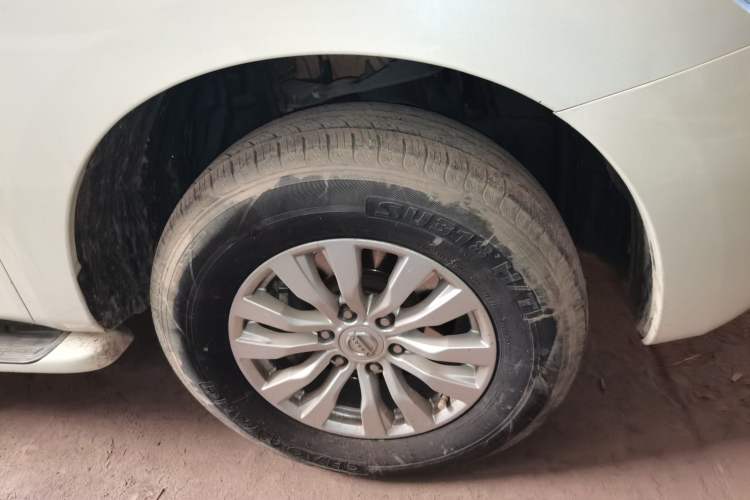 Used Nissan Patrol 2017 4.0L XE Middle East Version Right Front Wheel Hub