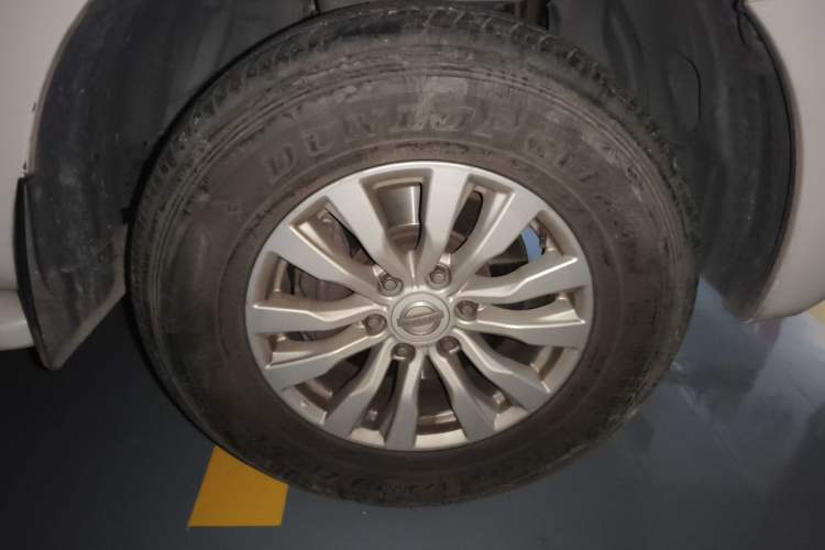 Used Nissan Patrol  Right Front Wheel Hub
