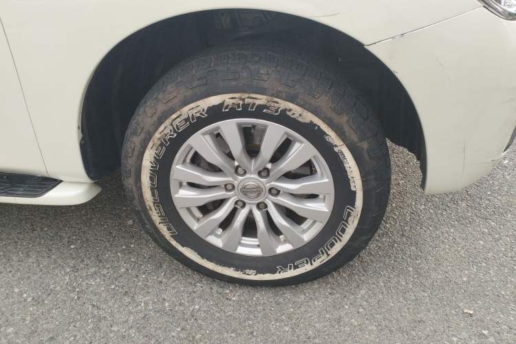 Used Nissan Patrol  Right Front Wheel Hub