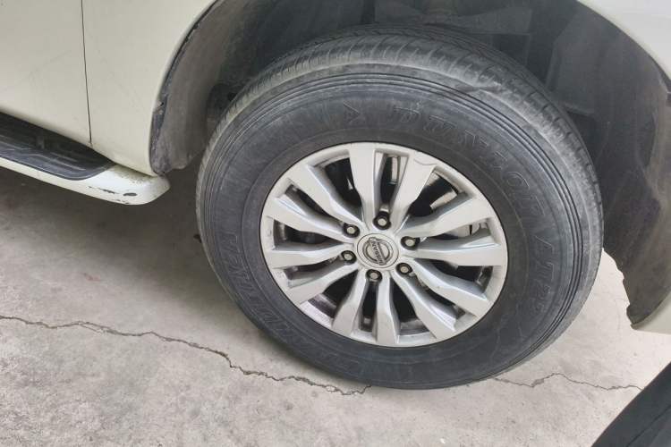 Used Nissan Patrol  Right Front Wheel Hub